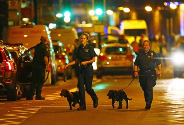 ดับ 1 ศพ  เจ็บอีกนับสิบ คนร้ายขับรถตู้พุ่งชนชาวมุสลิมหน้ามัสยิดในลอนดอน