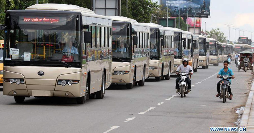จีนบริจาครถเมล์ให้กัมพูชา เพื่อขยายการบริการขนส่งมวลชน