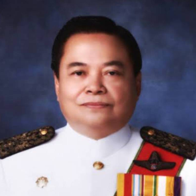 นายประสพ บุษราคัม