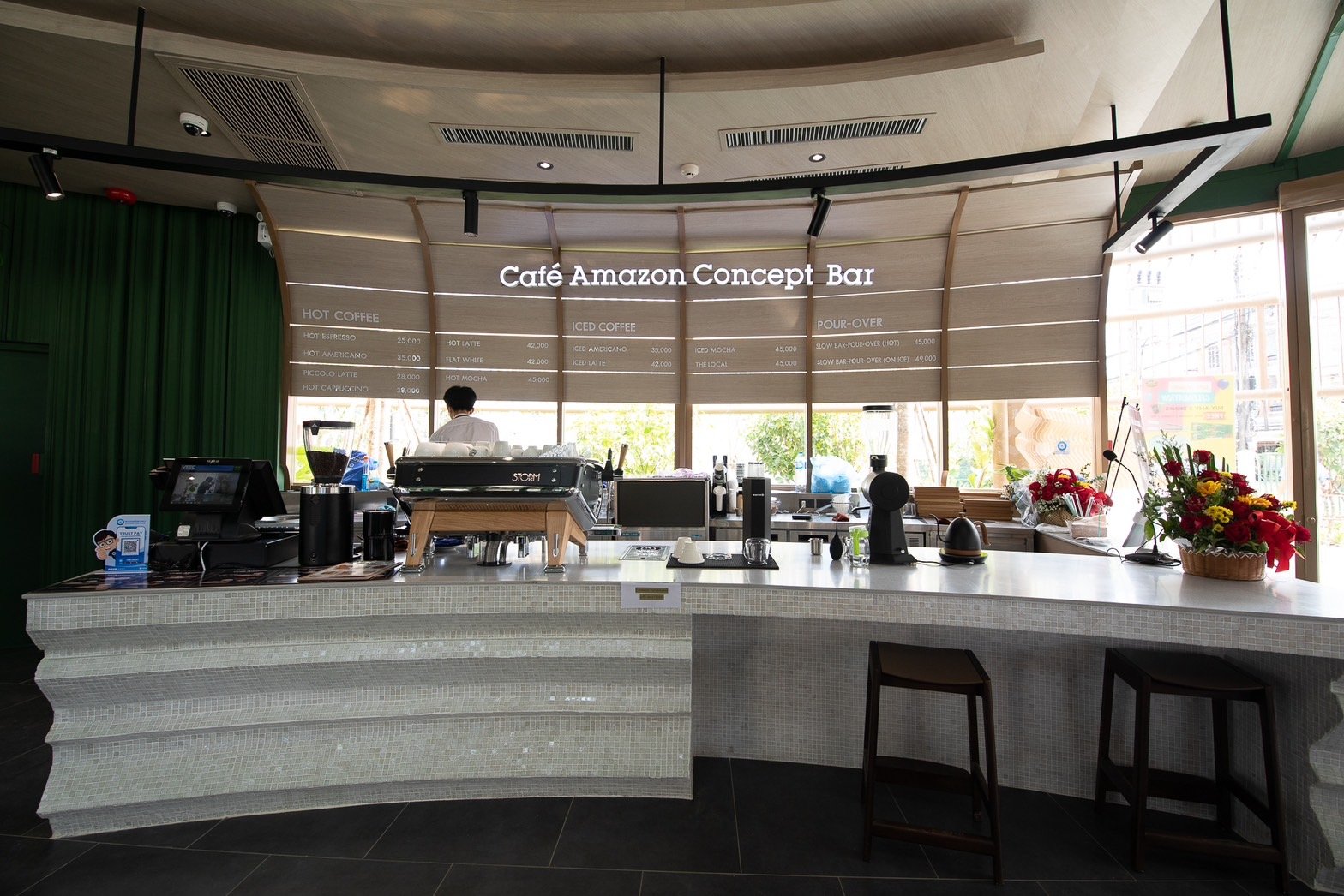  Café Amazon Concept Store แห่งแรกในสปป. ลาว