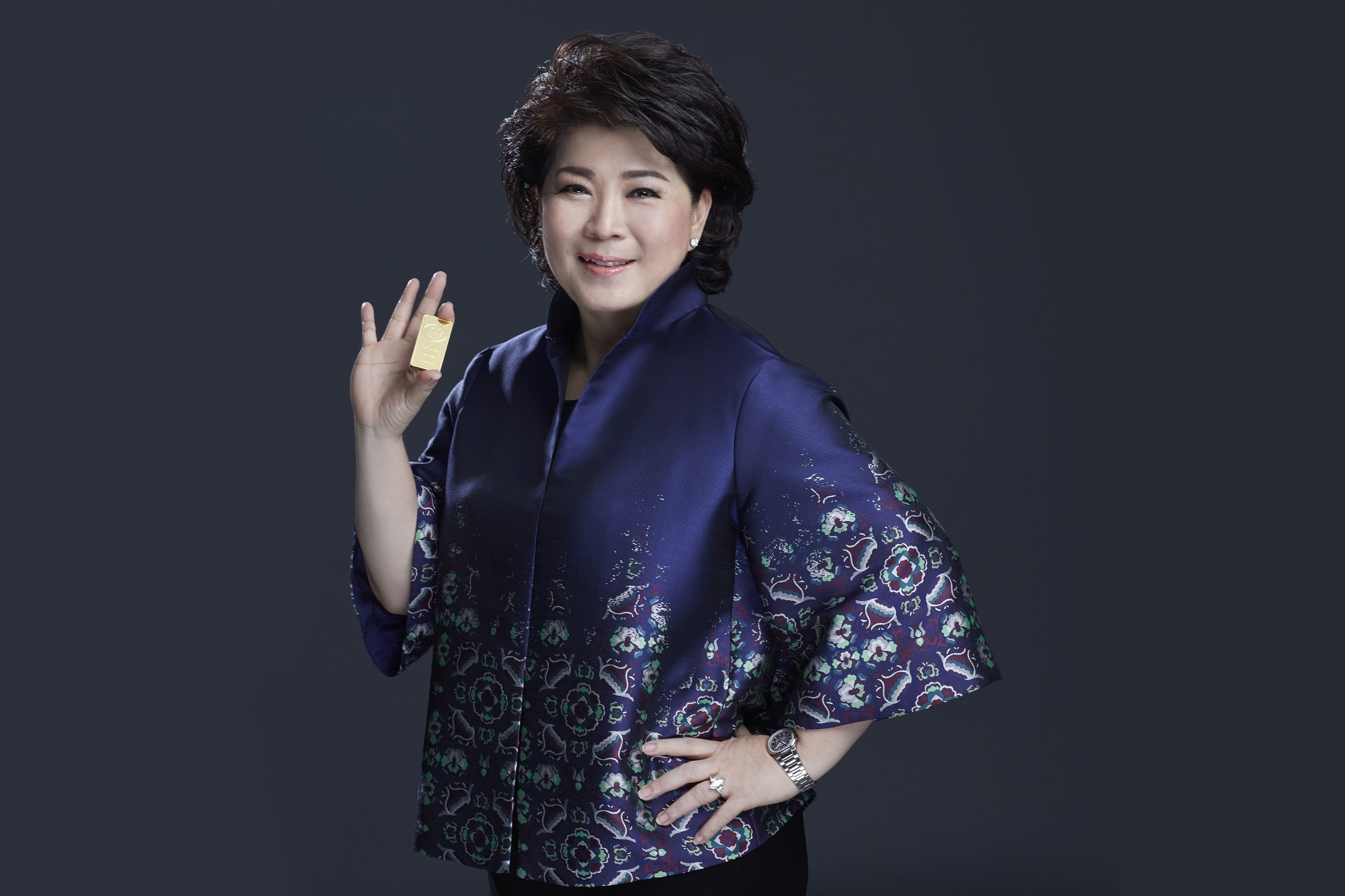 คุณพวรรณ์ นววัฒนทรัพย์ ประธานเจ้าหน้าที่บริหาร บริษัท วายแอลจี บูลเลี่ยน อินเตอร์เนชั่นแนล จำกัด 
