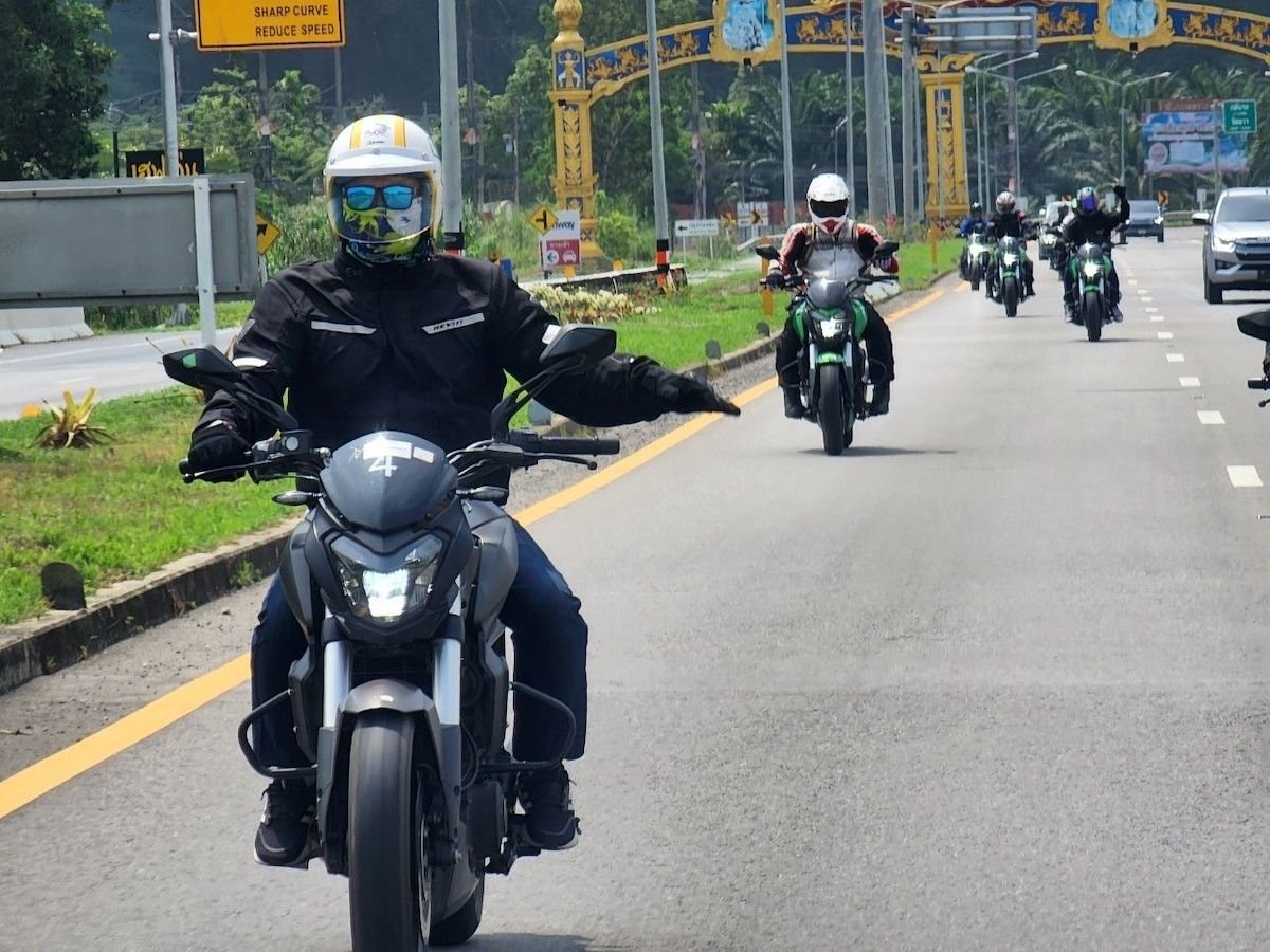 bajajweekenderrides20231_5