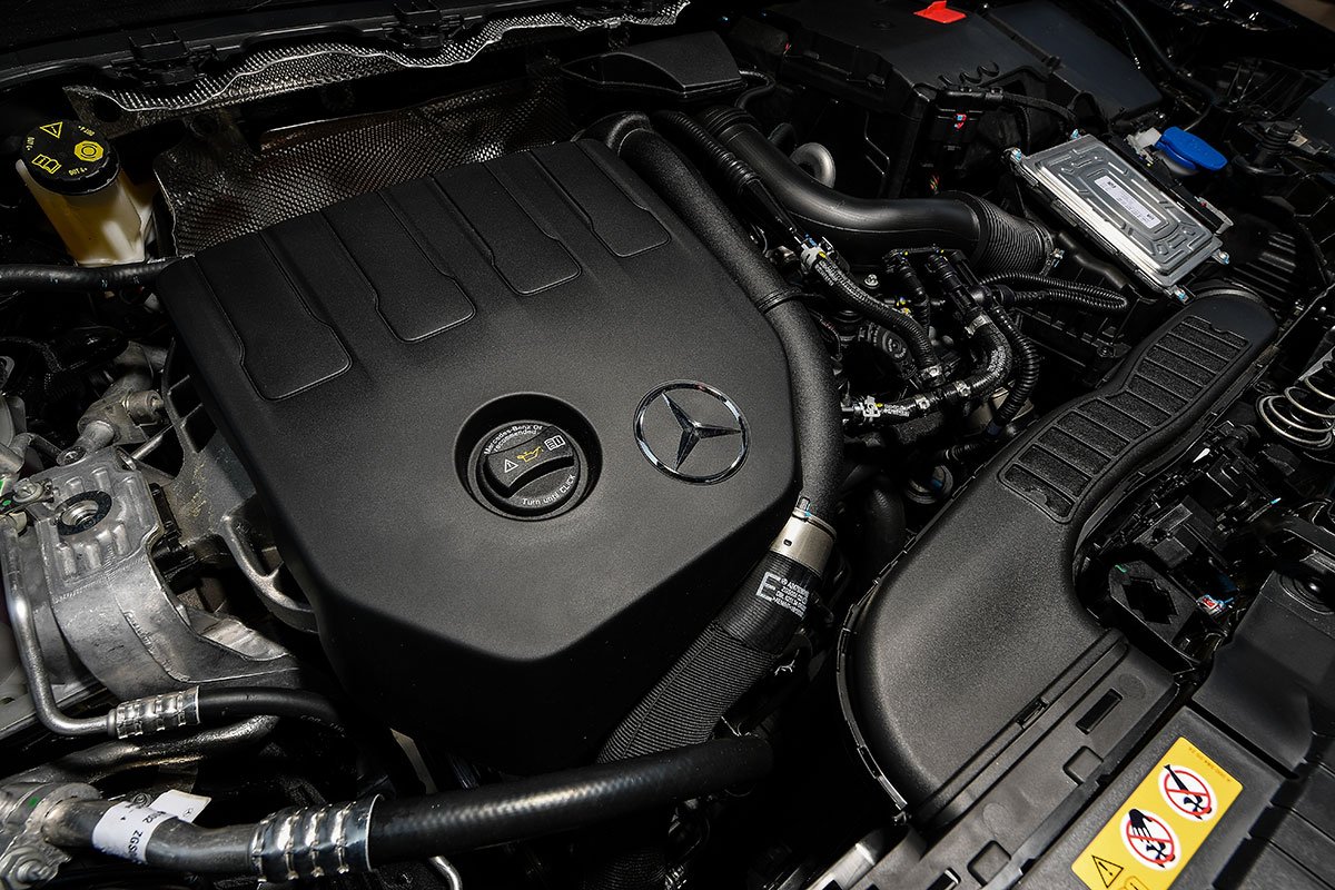 Mercedes-Benz GLA 200 AMG engine