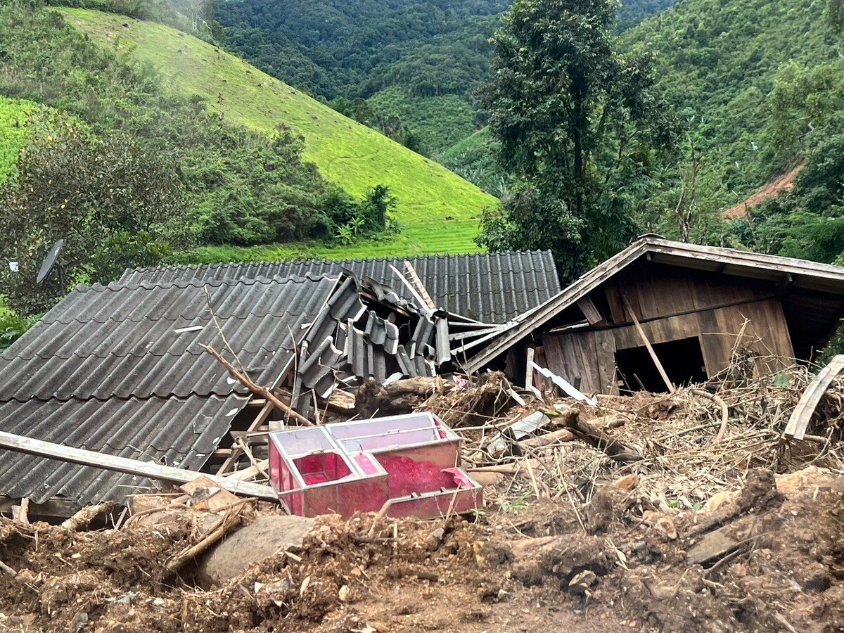 ford provides support to flood