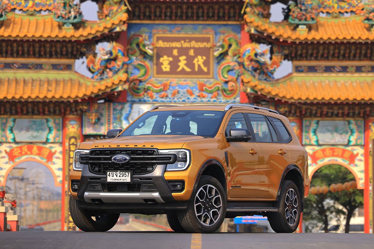 Next-Gen Ford Everest mood Chinese Day