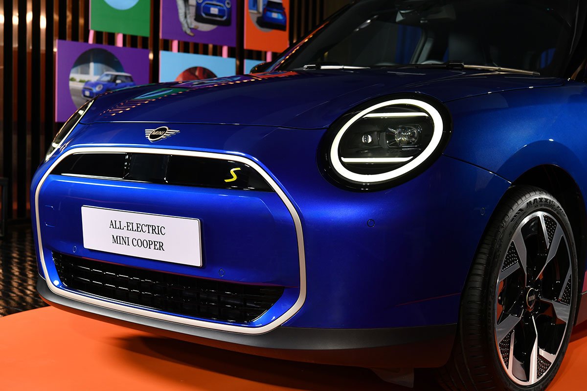 Mini Cooper SE 2024 ไฟหน้า