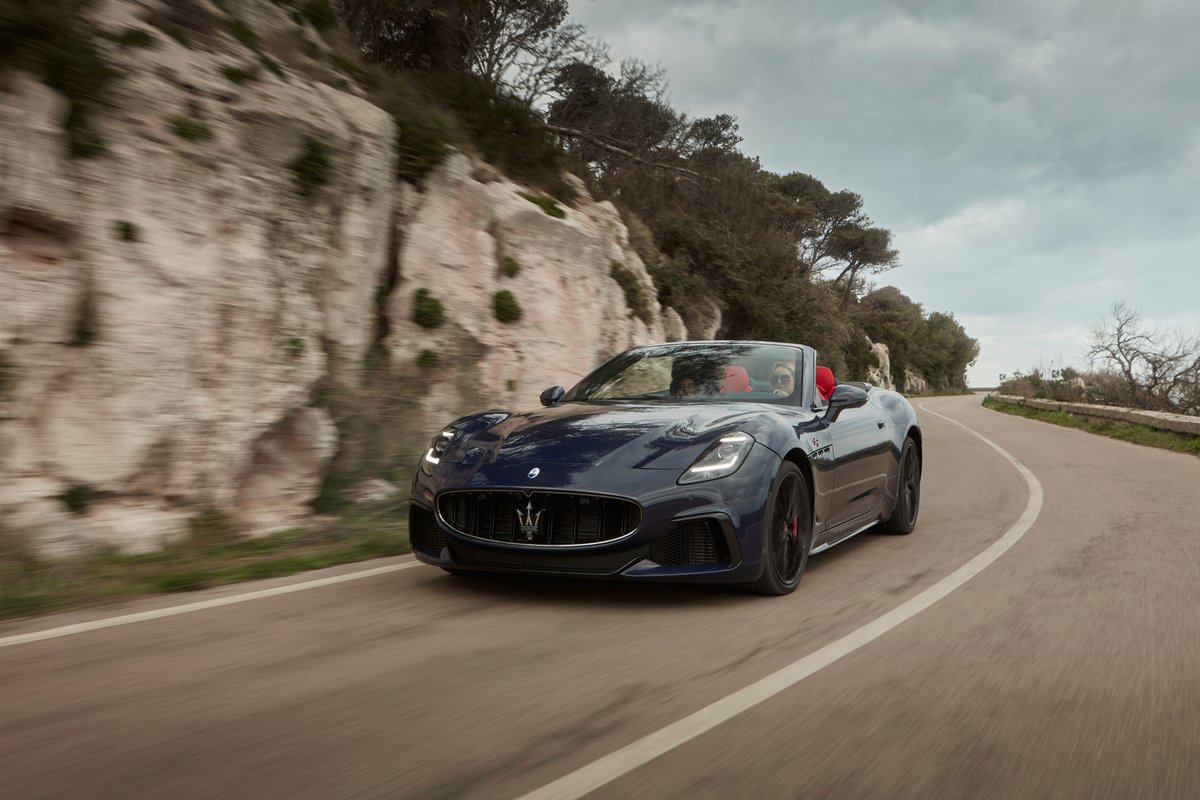 maserati grancabrio trofeo