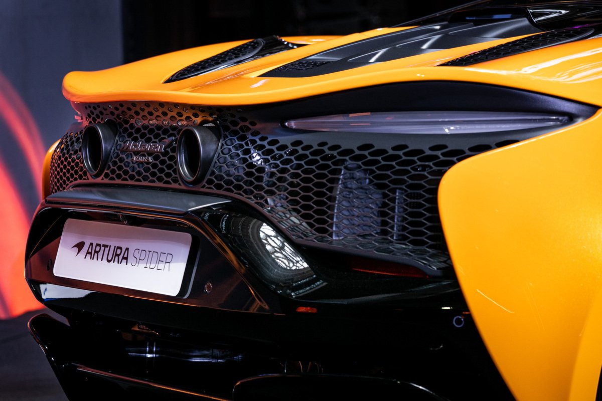 McLaren Artura Spider