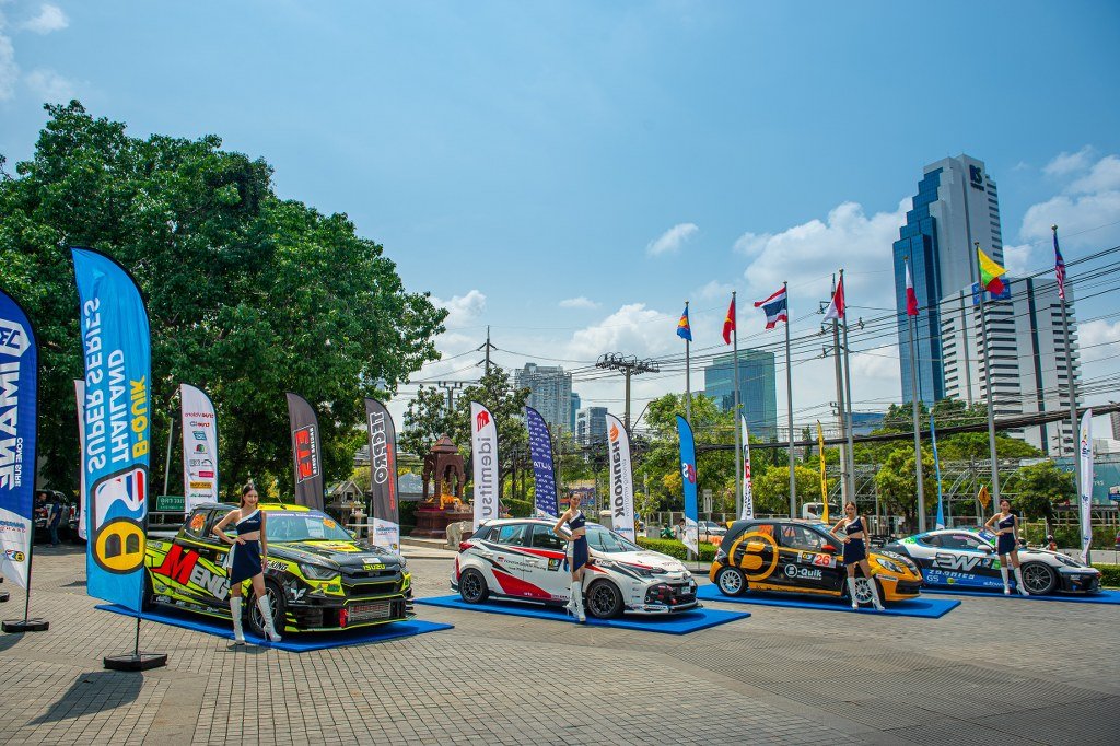 เปิดศึกแข่งขันรถยนต์ทางเรียบ B-Quik Thailand Super Series 2024