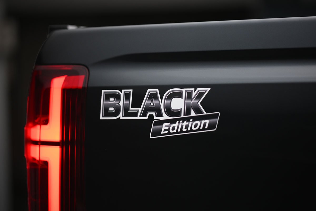 All-New Mitsubishi Triton Black Edition สัญลักษณ์