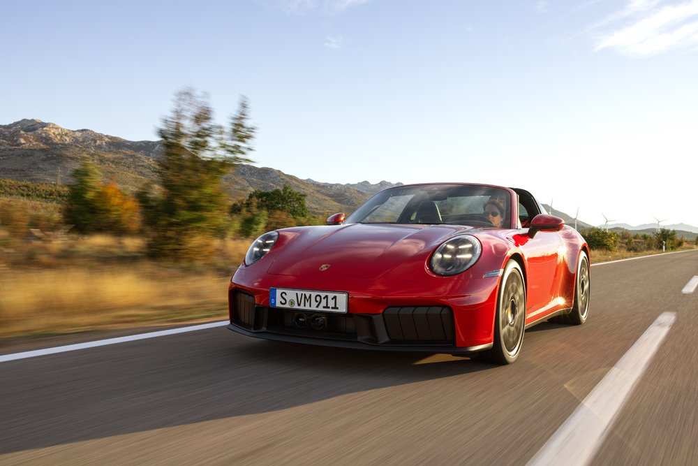 911 Carrera GTS and 911 Carrera