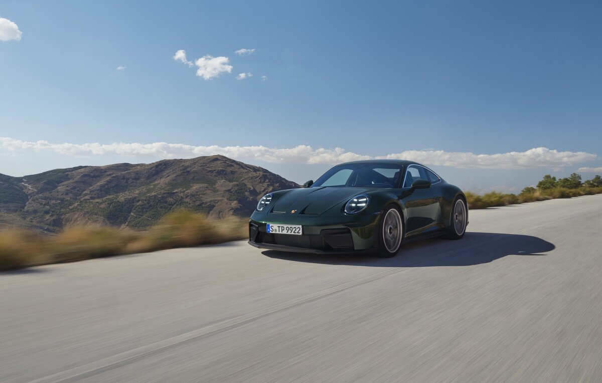 911 gt3 touring