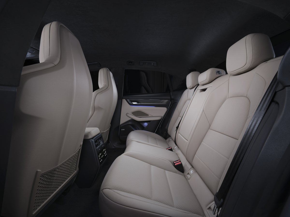 macan_turbo_interieur_001