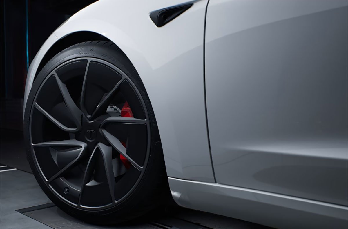 Tesla Model 3 รุ่น Performance ล้อ