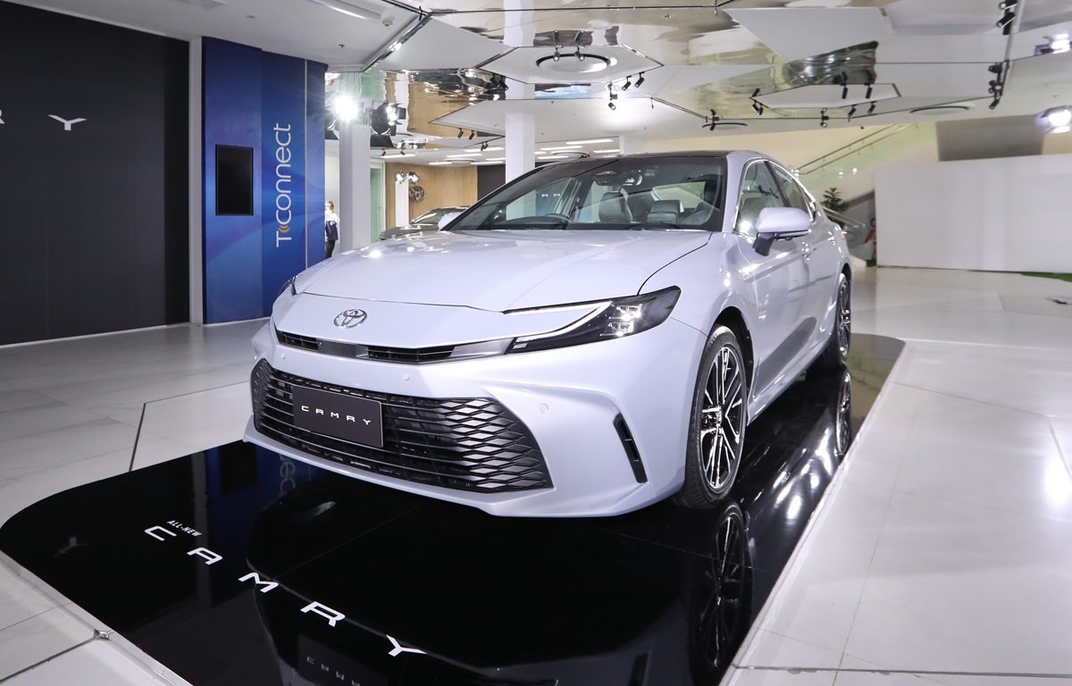 ALL-NEW TOYOTA CAMRY