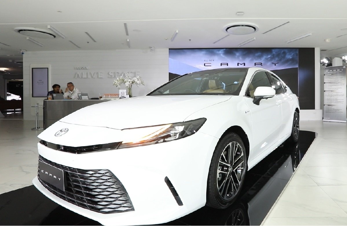 ALL-NEW TOYOTA CAMRY