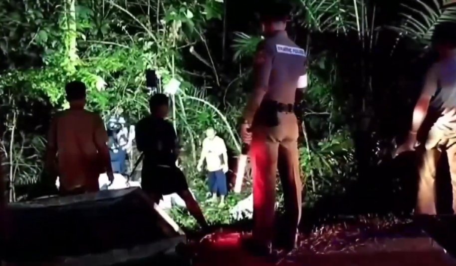 สุดสลด! พ่อแม่ลูก ถูกรถชนดับพร้อมกัน 