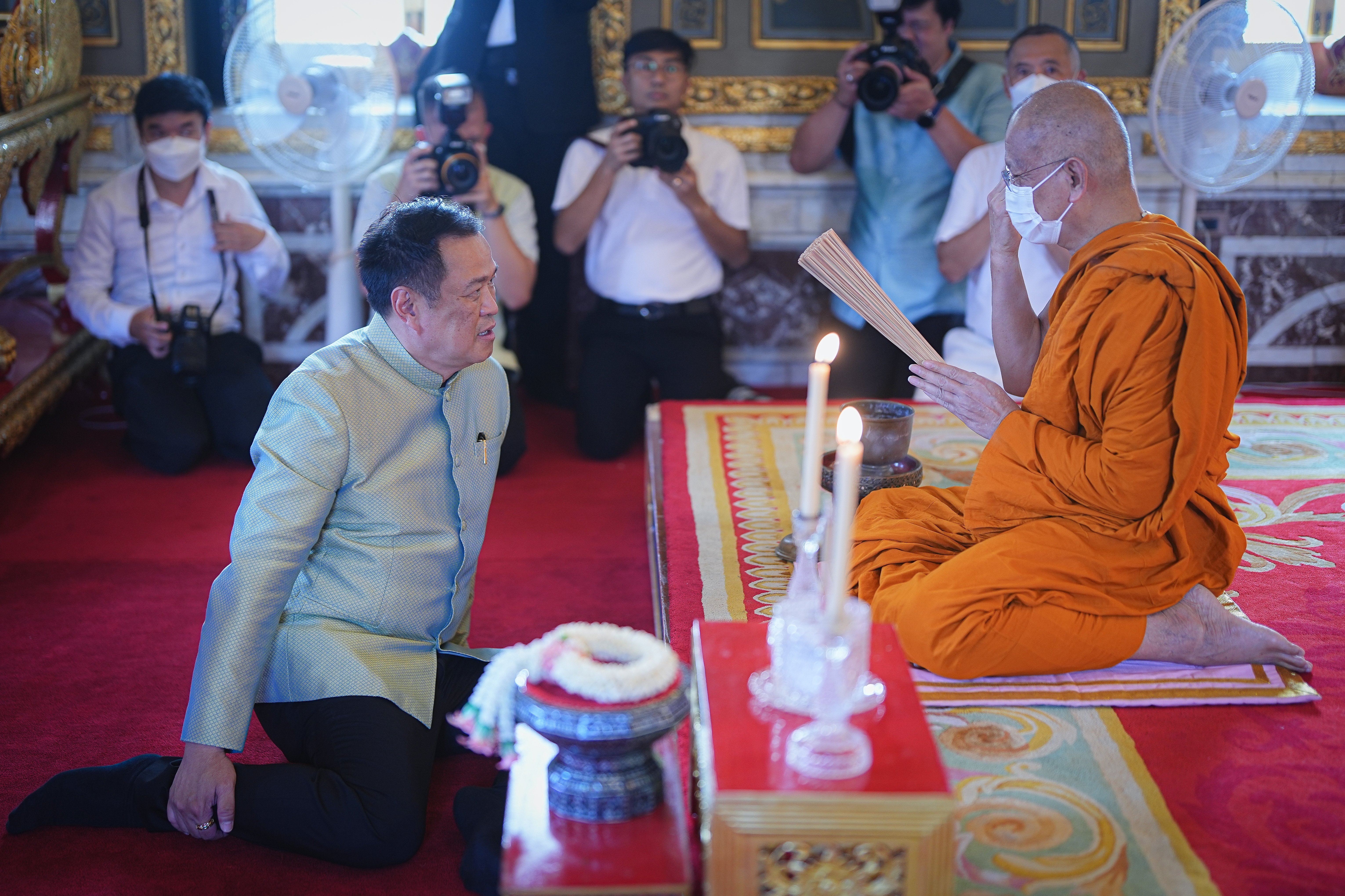 “อนุทิน” ทำบุญ วันเกิดอายุ 57 ปี ที่ วัดราชบพิธฯ ขอพรให้คนไทย มีความสุข ประเทศไร้ความขัดแย้ง ชาติไทยมีความก้าวหน้าเจริญรุ่งเรือง