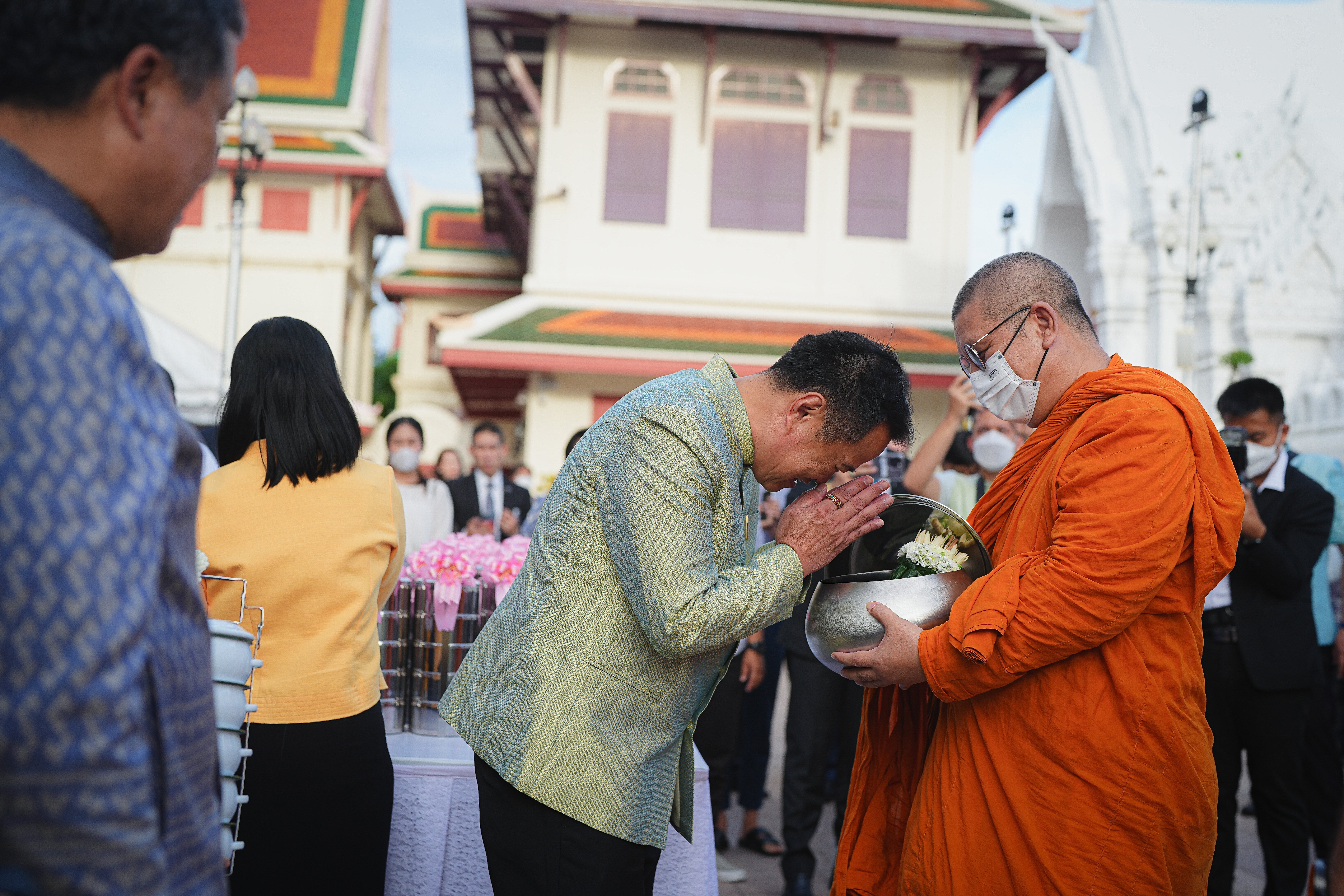 “อนุทิน” ทำบุญ วันเกิดอายุ 57 ปี ที่ วัดราชบพิธฯ ขอพรให้คนไทย มีความสุข ประเทศไร้ความขัดแย้ง ชาติไทยมีความก้าวหน้าเจริญรุ่งเรือง