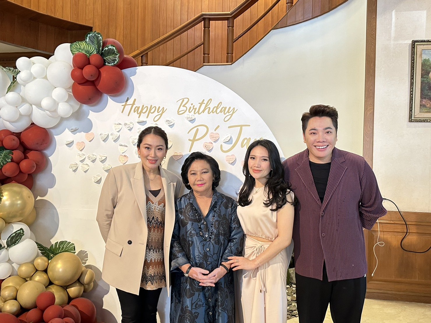 นาง พวงเพ็ชร ชุนละเอียด 