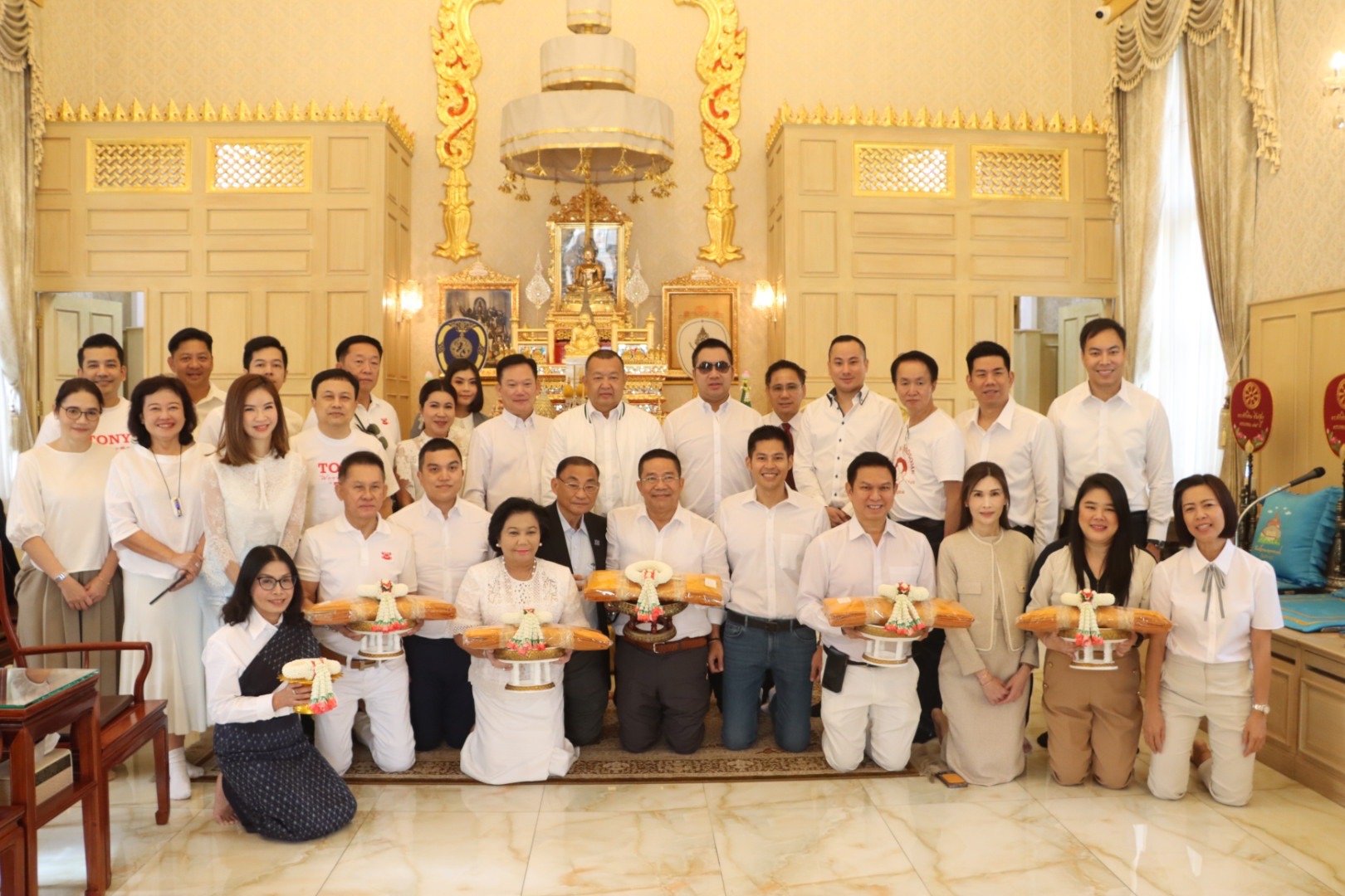 “นักการเมือง-ญาติ” ร่วมทำบุญ เนื่องในวันคล้ายวันเกิด 74 ปี “ทักษิณ ชินวัตร” 