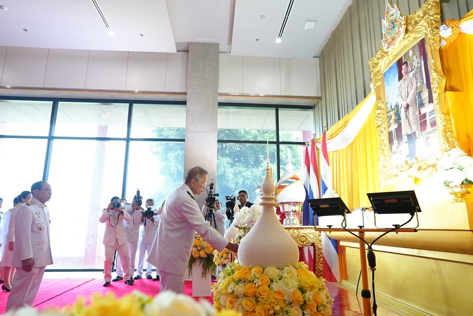 โปรดเกล้าฯ แต่งตั้ง มงคล สุระสัจจะนั่ง ประธานวุฒิสภา เกรียงไกร-บุญส่ง รองปธ.