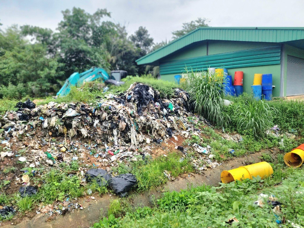 ชาวบ้านพังงา ร้อง กมธ.ที่ดินฯ ช่วยแก้ปัญหาบ่อขยะเทศบาลพังงากองพะเนิน