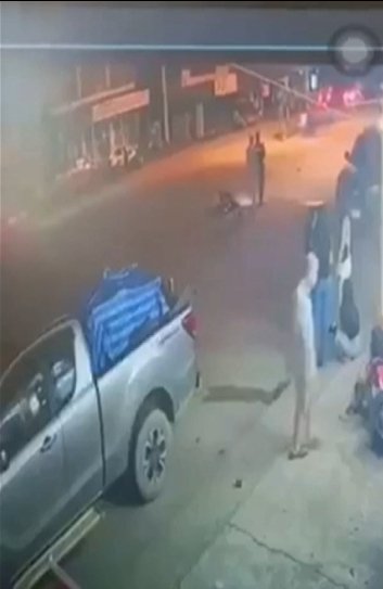 สูญเสียตำรวจหนุ่มน้ำดี ลงไปช่วยอุบัติเหตุ เจอกระบะชนดับ