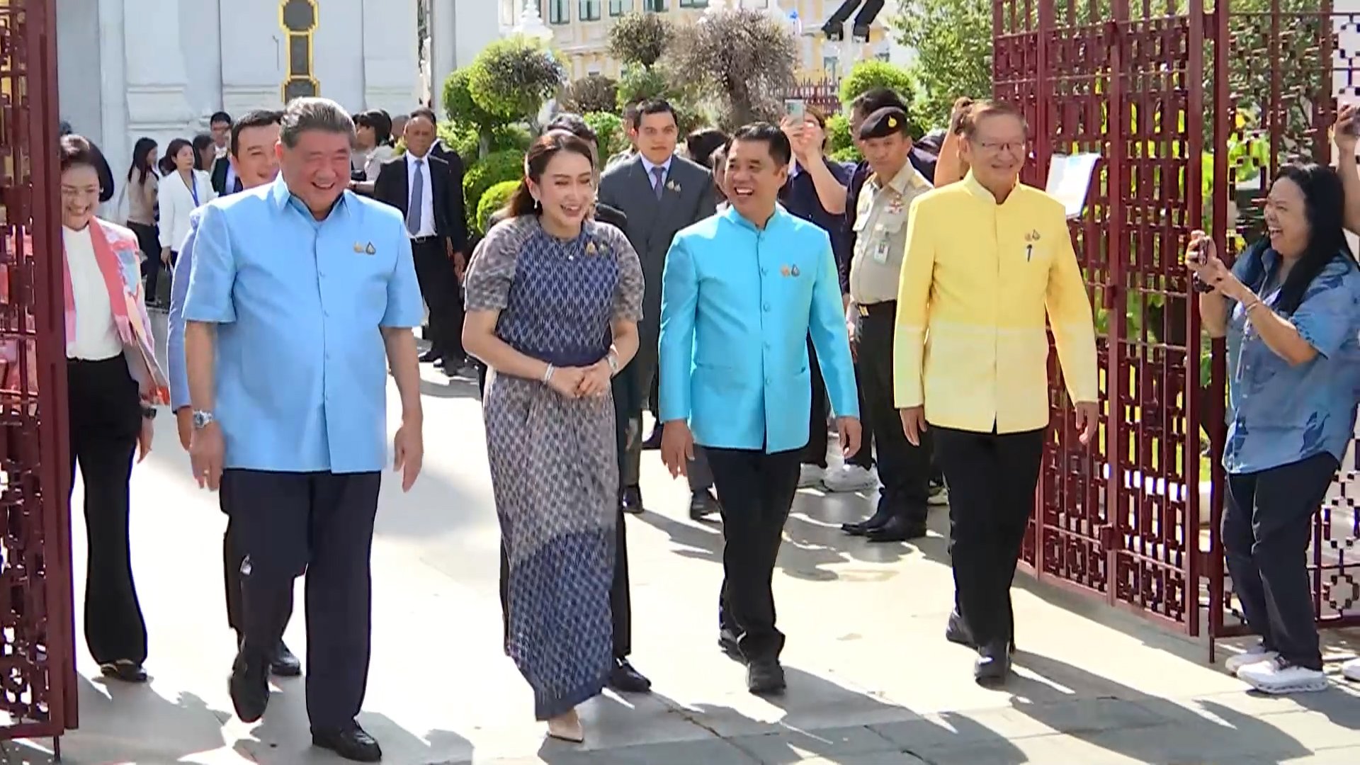 นายกฯอิ๊งค์ ไหว้ศาลหลักเมือง-วัดพระแก้ว เอาฤกษ์เอาชัยก่อนบริหารประเทศ