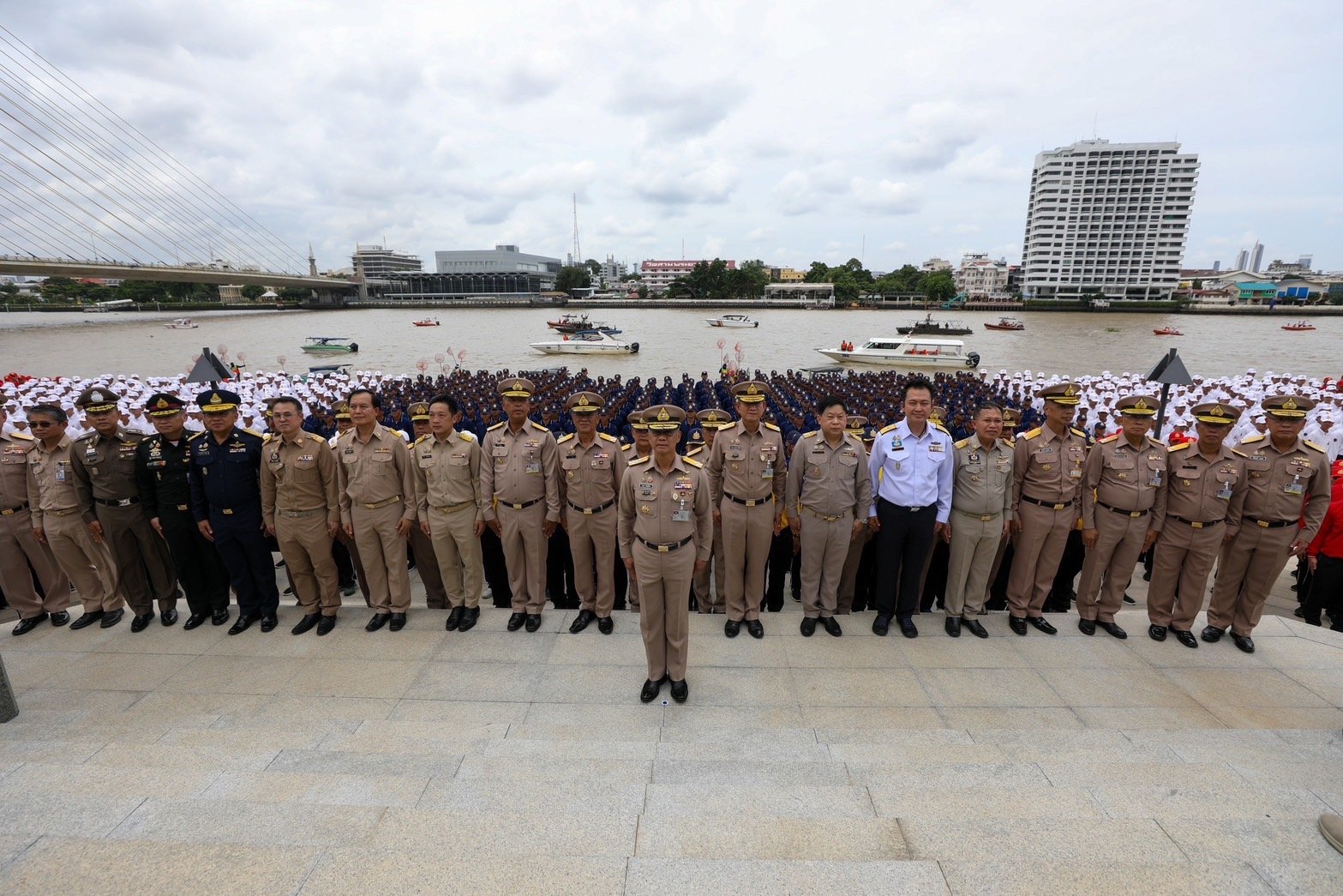 ผบ.ทร.ให้โอวาท กำลังพลฝีพาย 2,200 นาย ย้ำทุกคนเป็นความภาคภูมิใจของคนทั้งชาติ