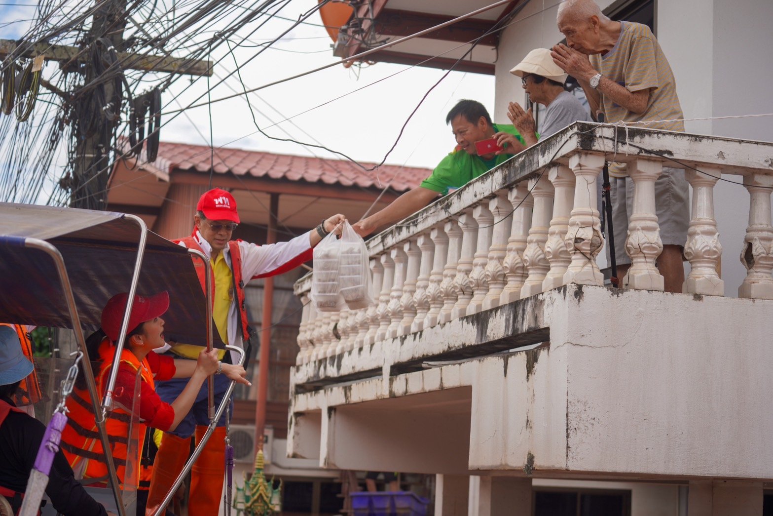  น.ส.แพทองธาร ชินวัตร นายกรัฐมนตรี ในฐานะหัวหน้าพรรคเพื่อไทย