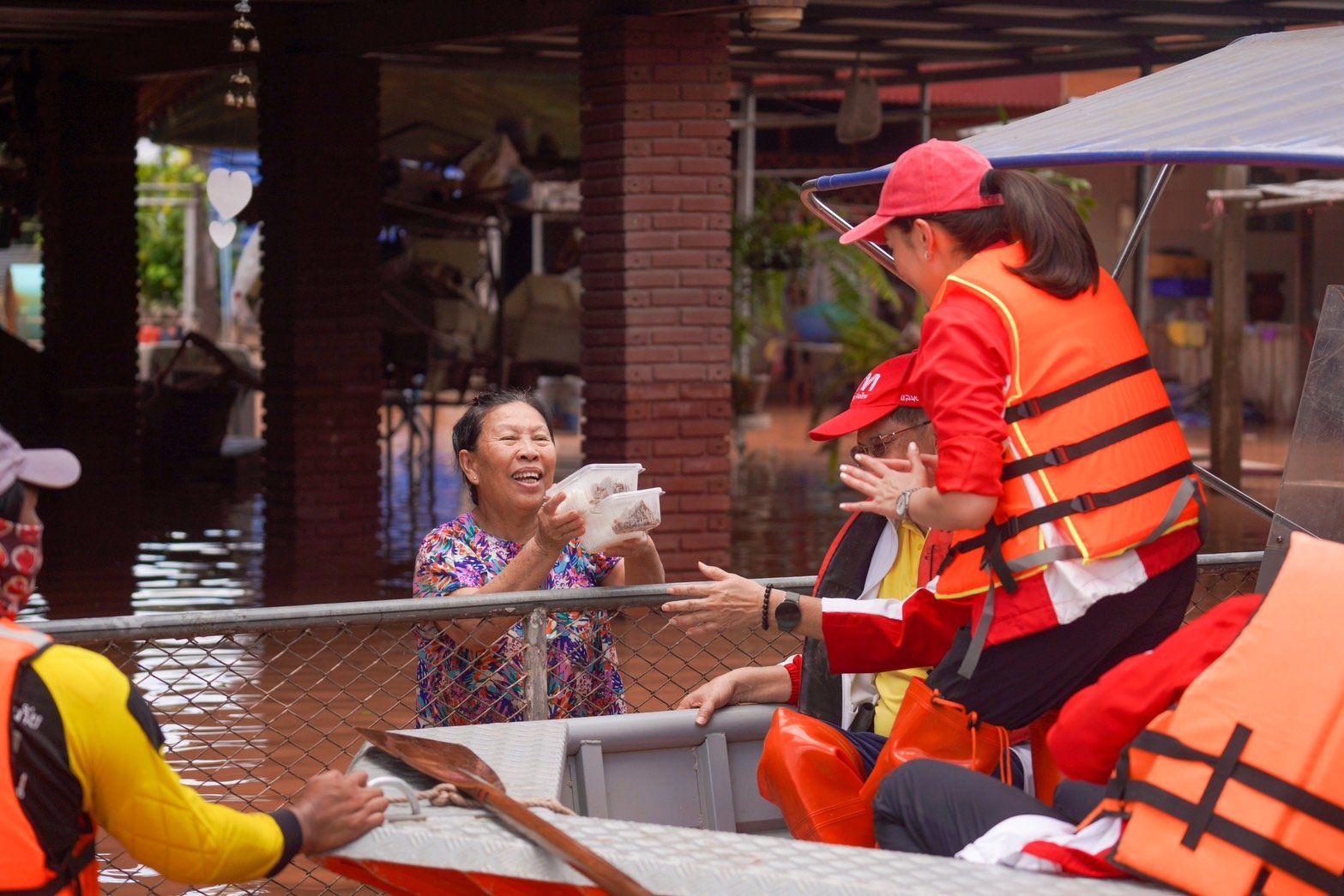  น.ส.แพทองธาร ชินวัตร นายกรัฐมนตรี ในฐานะหัวหน้าพรรคเพื่อไทย