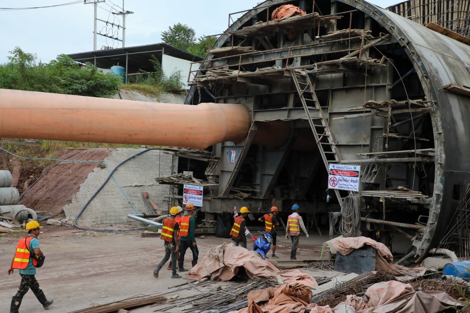  อุโมงค์รถไฟความเร็วสูงถล่ม 