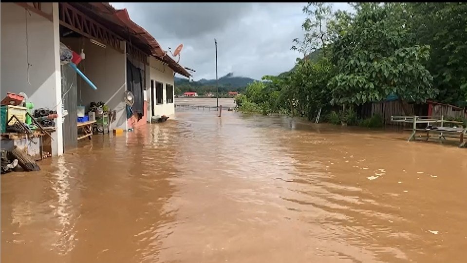 เขื่อนลาวปล่อยน้ำ แถมฝนตกหนัก แม่น้ำโขงทะลักไหลท่วมบ้านเรือน อ.ปากชม