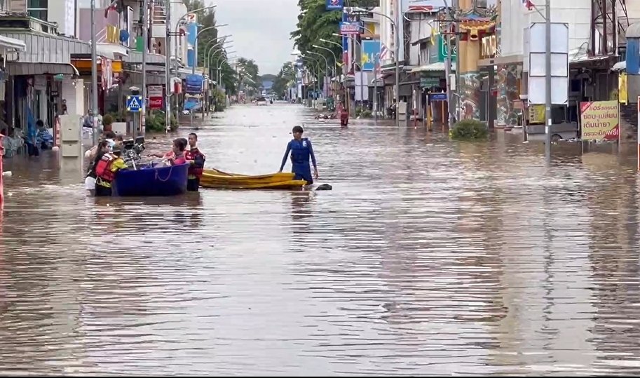 หนองคายไม่รอด! น้ำโขงทะลักเข้าท่วมใจกลางเมืองย่านเศรษฐกิจแล้ว