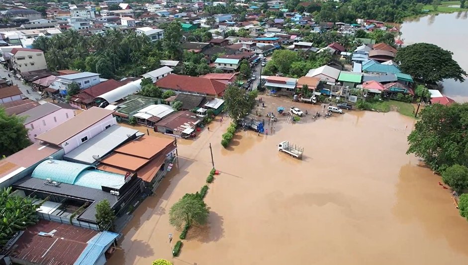 บึงกาฬน้ำโขงสูงสุดในรอบปี ทะลุ 13 เมตร ล้นทะลักท่วมลานพญานาค