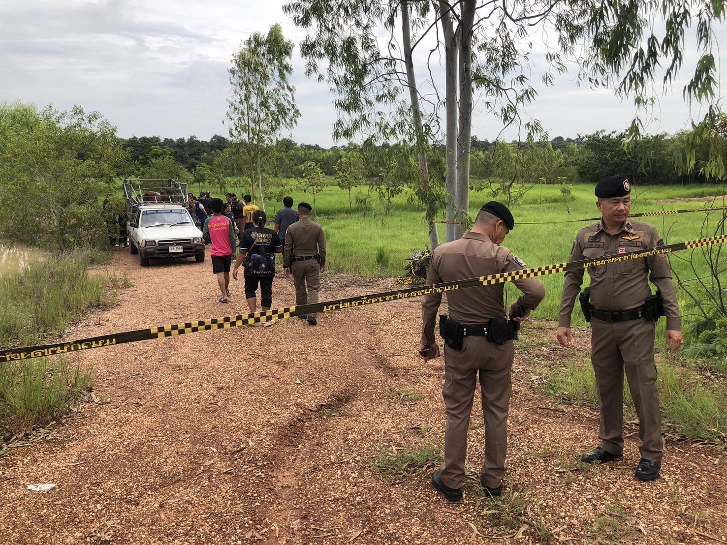 ลวงปลิดชีพสองพ่อลูกนายฮ้อยกาฬสินธุ์ ทุบหัวยิงซ้ำ ร่างยัดท้ายรถกระบะชิงเงินแสน