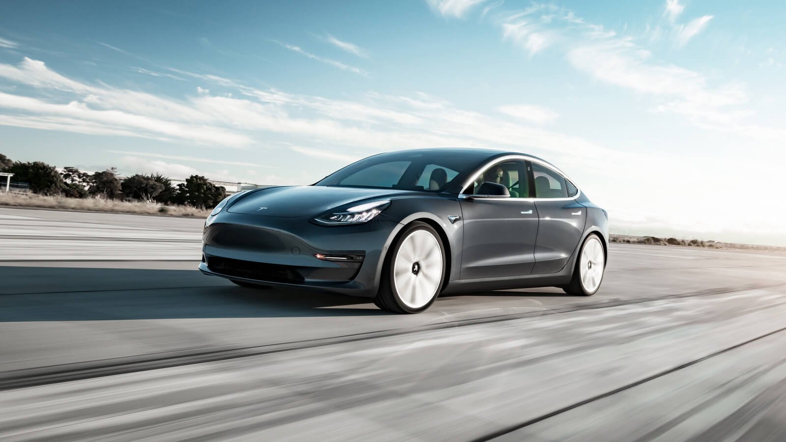 Tesla ยักษ์ใหญ่ด้านรถยนต์ EV กำลังวิกฤต ? หุ้นร่วง 32% กำไรลดลง 40% 