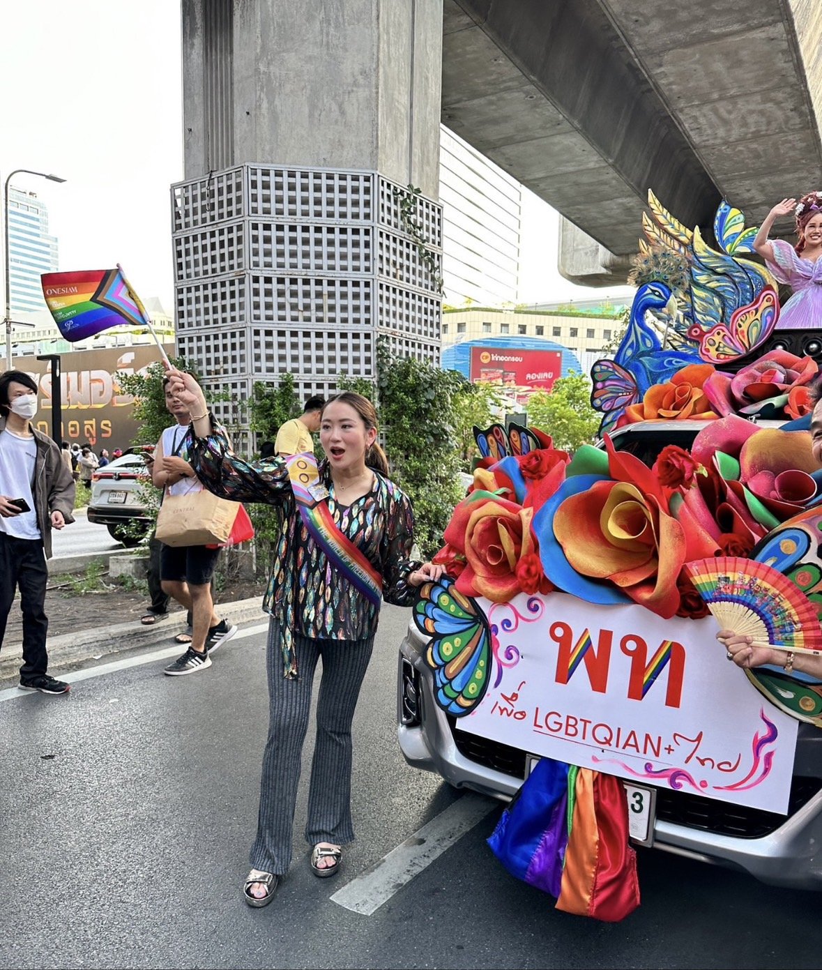 เพื่อไทยร่วม Bangkok Pride Parade 2023