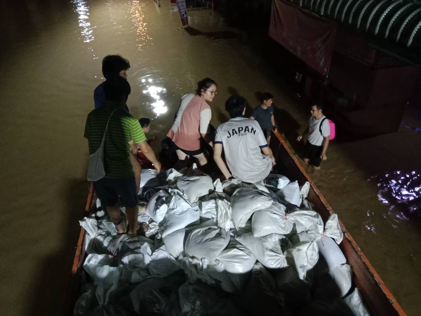  ชป.เร่งระบายน้ำเชียงใหม่ต่อเนื่อง คาดน้ำปิงต่ำกว่าตลิ่งคืนนี้