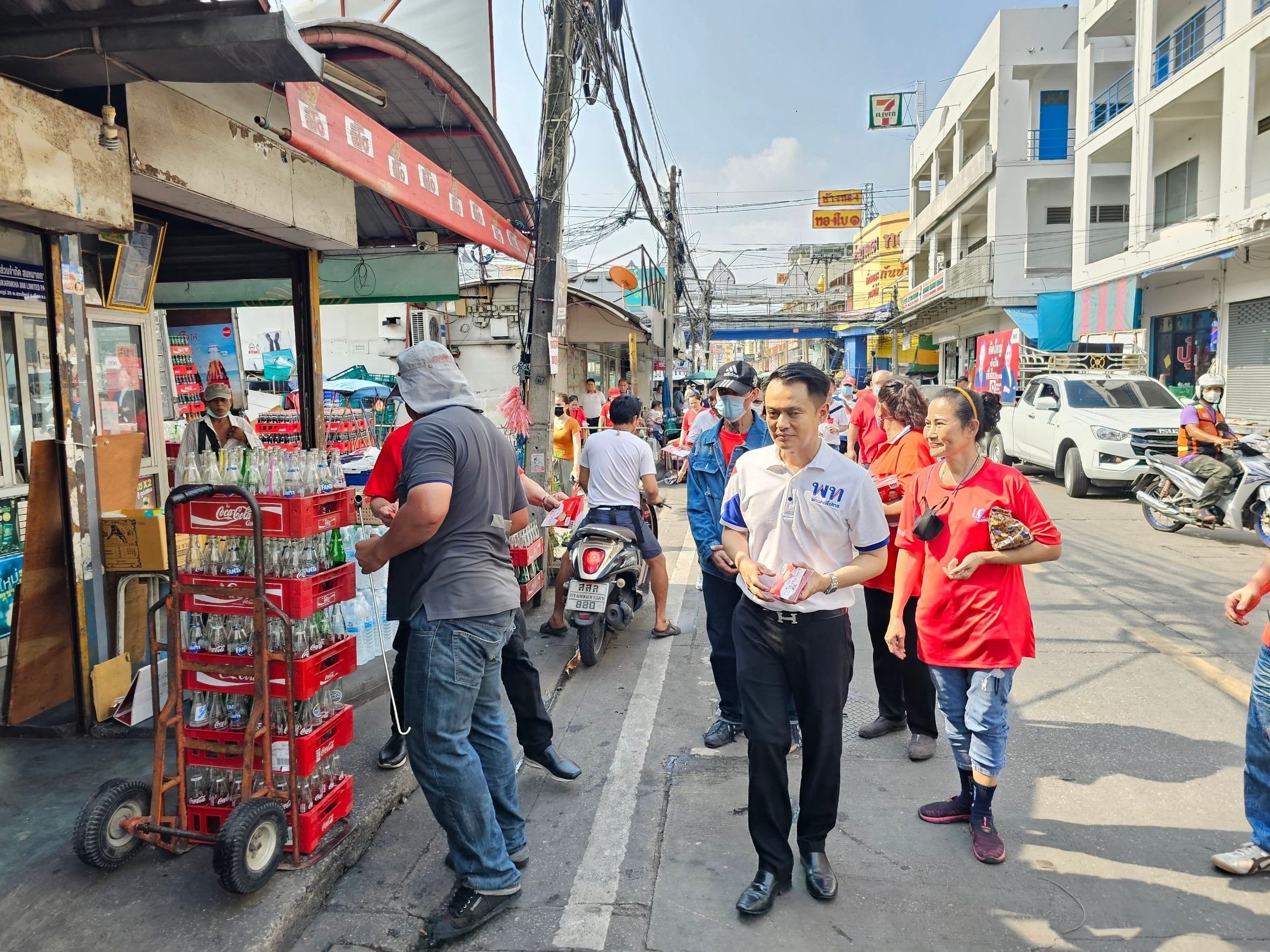 “จิรพงษ์” เพื่อไทย เปลี่ยนป้ายหาเสียงโค้งสุดท้าย ย้ำอุดมการณ์ “ไม่ขายตัว”