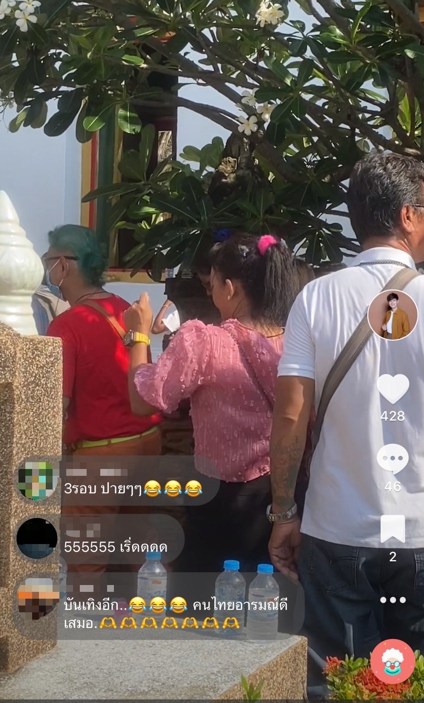 เข้าคูหา กาไปโยกไป หน่วยเลือกตั้งตั้งข้างงานบวช