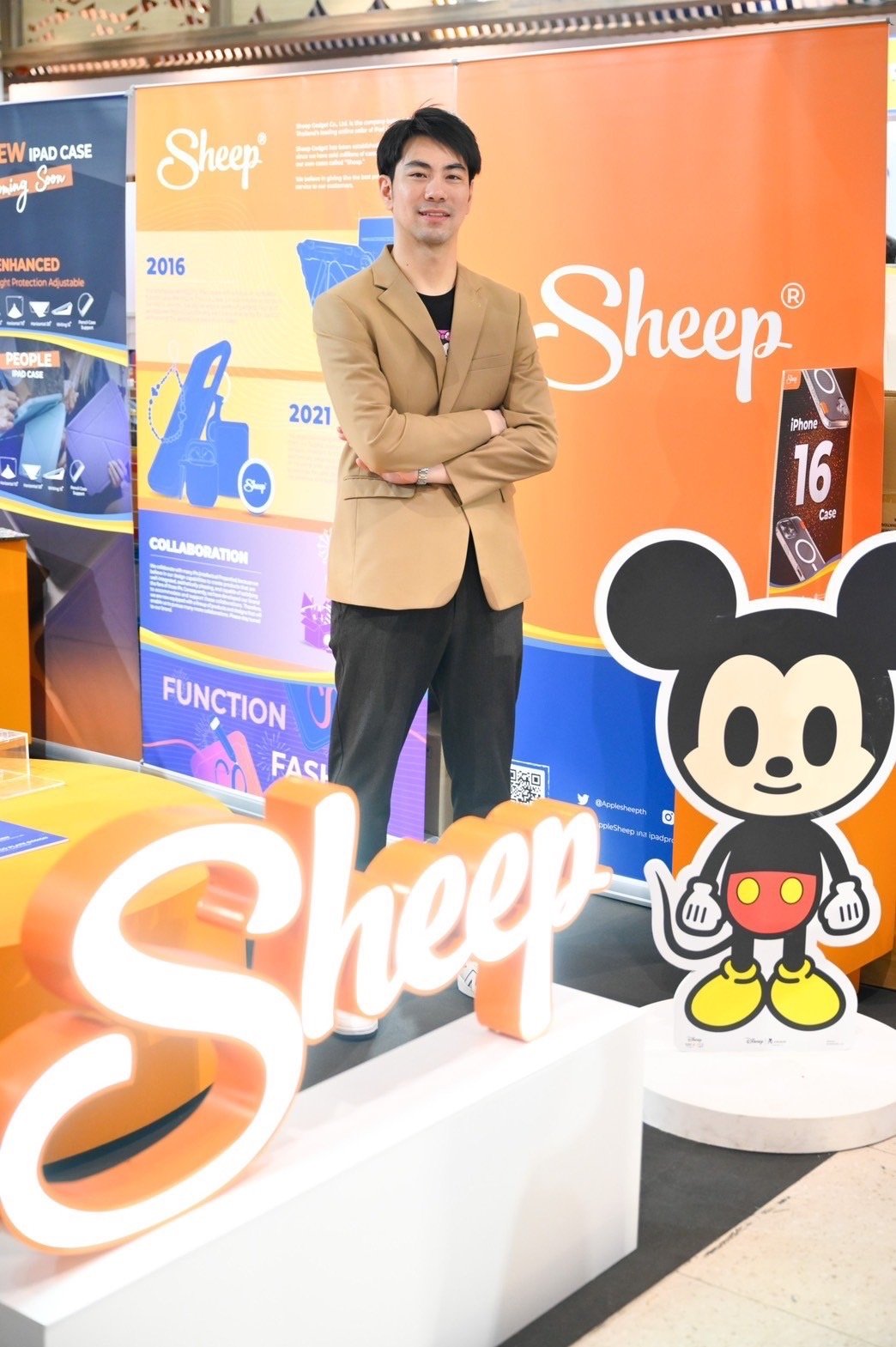 Sheep ปล่อยใยมัดใจแฟนพันธุ์แท้ยอดมนุษย์แมงมุม ชูลายเคสเรืองแสงขยับได้ 