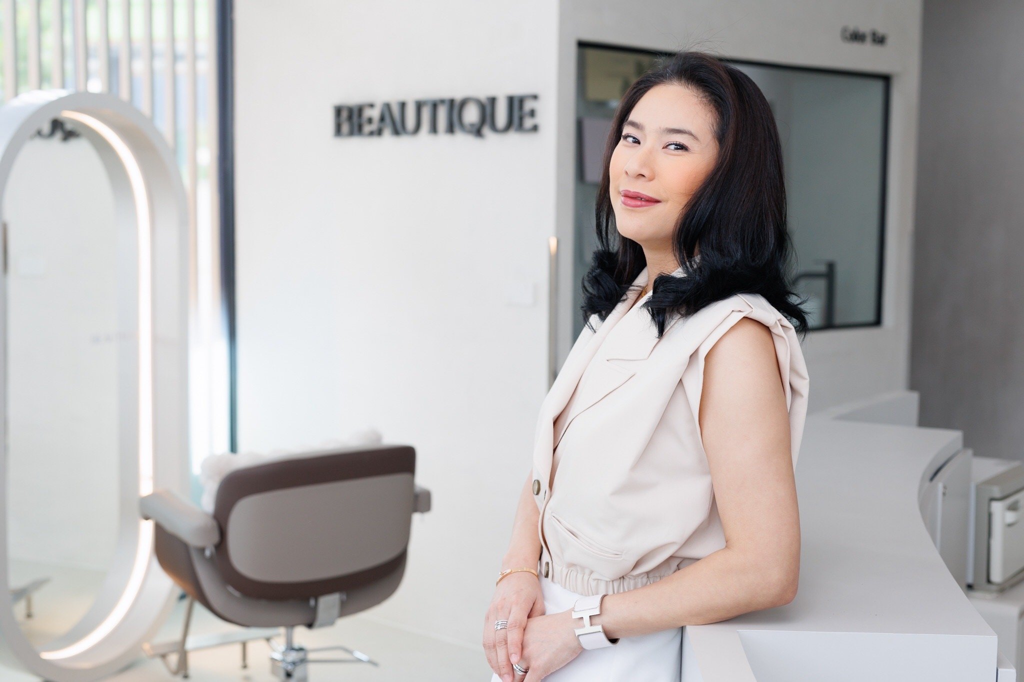 Beautique Salon แลนด์มาร์กร้านทำผมน้องใหม่ ตอกย้ำคุณภาพด้วยผลิตภัณฑ์ระดับโลก ด้วย 3 สาวคนดัง “น้ำหวาน-หญิงแม้นน-ครี”