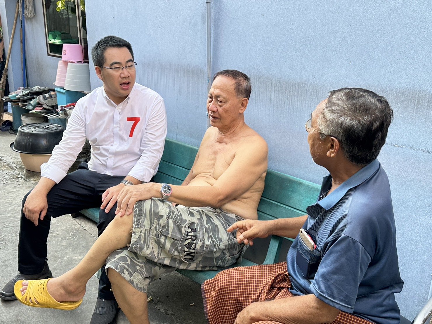 "พลภูมิ" รุกหาเสียงช่วงโค้งสุดท้าย ยกนโยบาย "Learn to Earn” เรียนฟรี มีรายได้