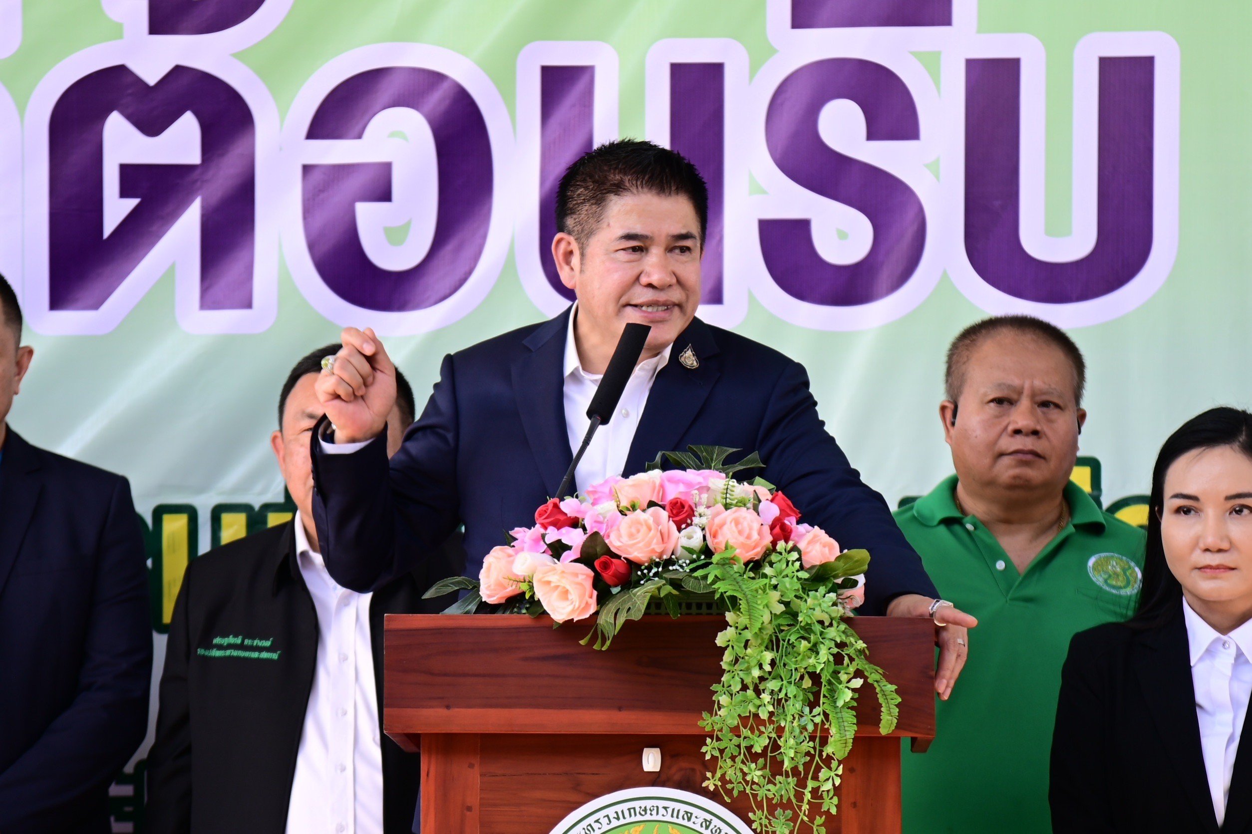 รัฐมนตรีเกษตรฯ เตรียมจับมือขยายฐานการผลิตยางล้อในไทย