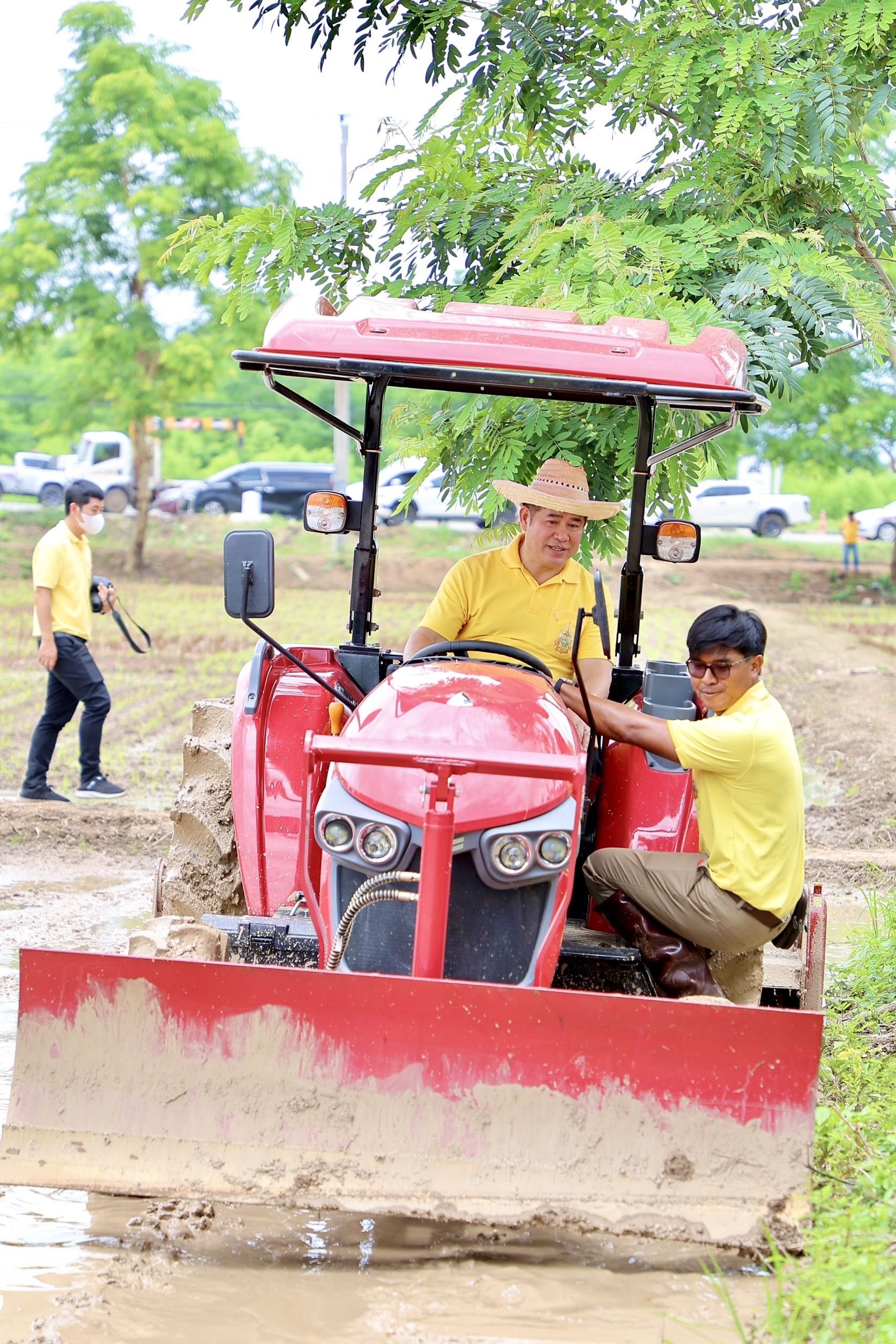 งานถ่ายทอดเทคโนโลยีการผลิตเมล็ดพันธุ์ข้าว เฉลิมพระเกียรติพระบาทสมเด็จพระเจ้าอยู่หัว