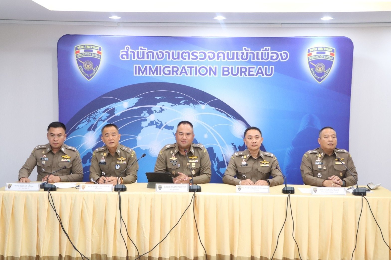 แถลงคดีจับกุมผู้ต้องหาคดีต่างด้าวรายสำคัญ แถลงคดีจับกุมผู้ต้องหาคดีต่างด้าวรายสำคัญ