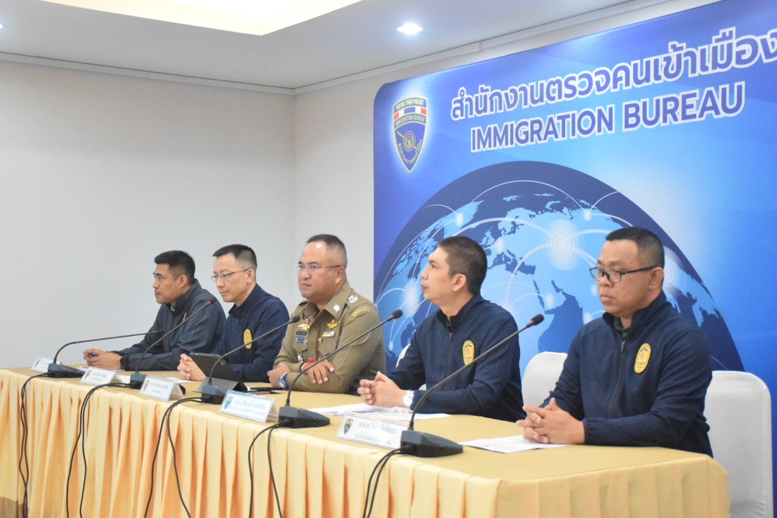 แถลงจับรวบแก๊งปลอมหนังสือเดินทาง