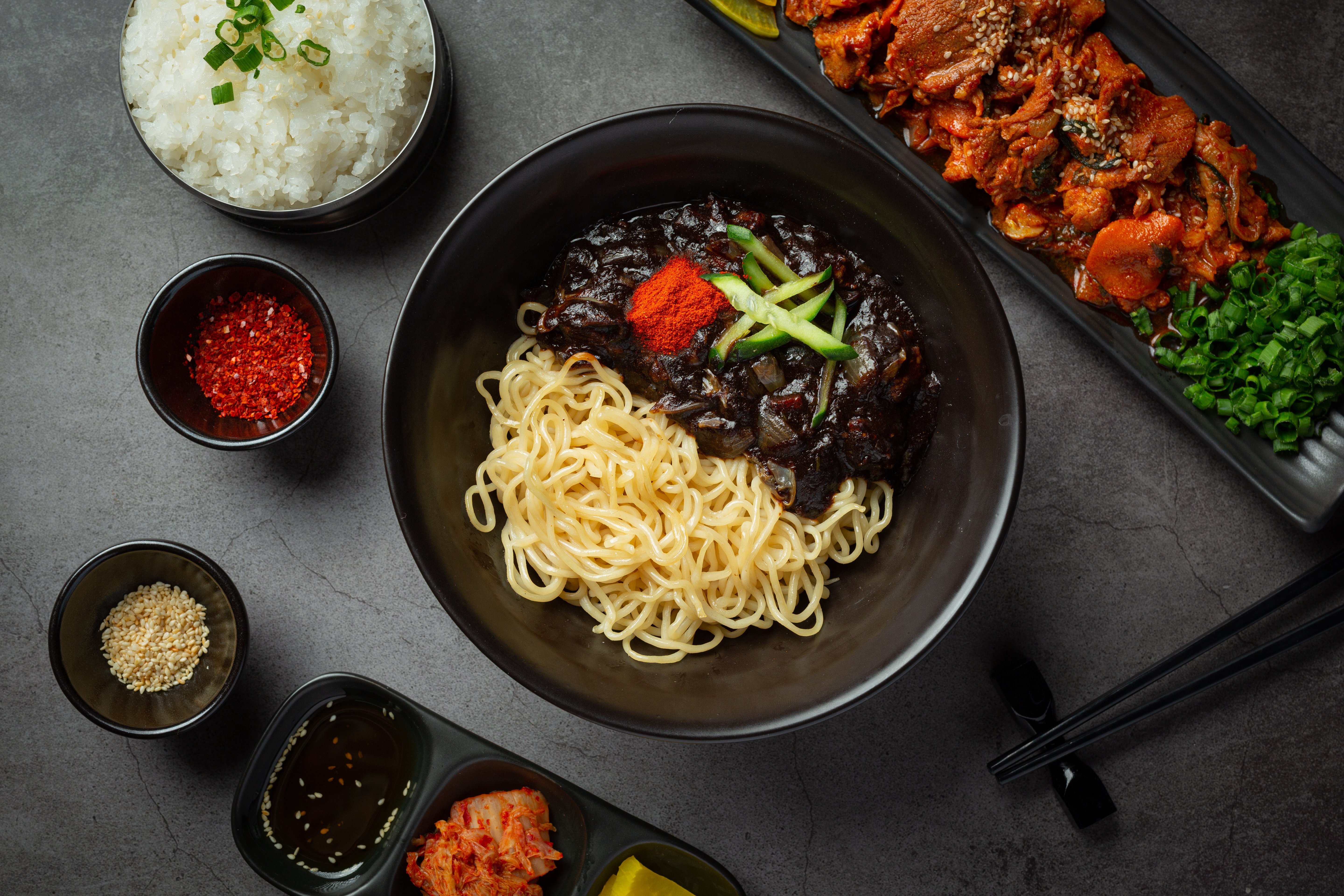 korean-food-jajangmyeon-noodl
